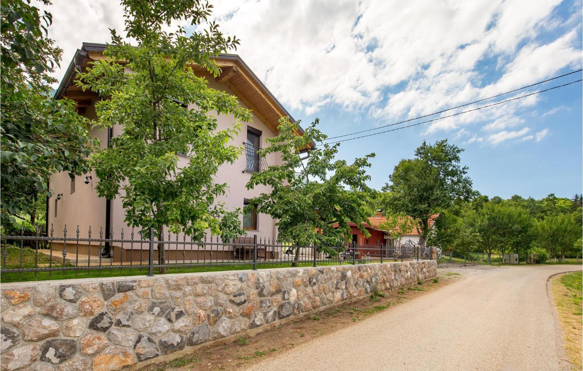Amazing Home In Vrzici With Jacuzzi Eksteriør billede